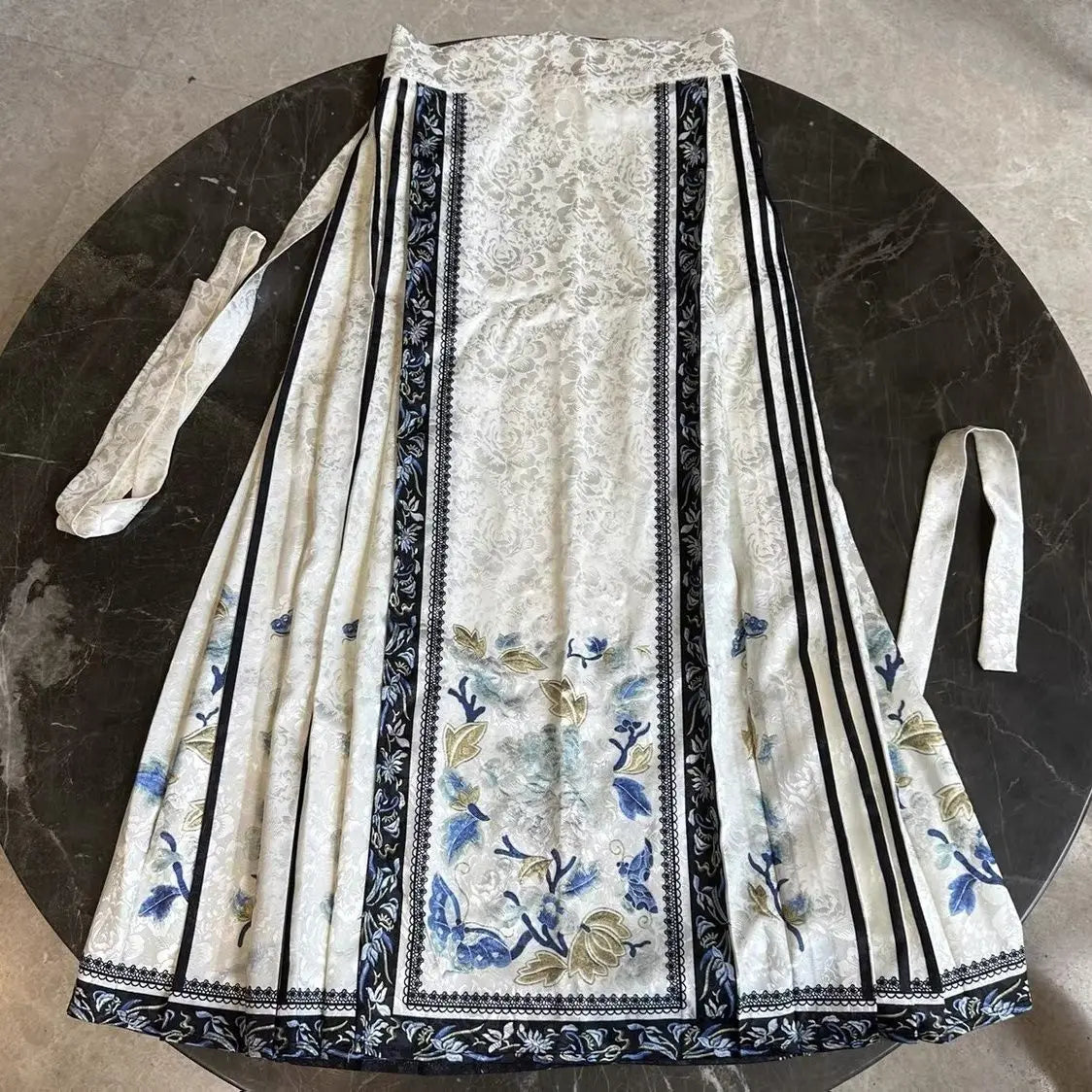 Qing Dynasty Hanfu Set - Women's Horse Face Skirt Embroidery Traditional Chinese Costume New Arrival Hanfu Outfit